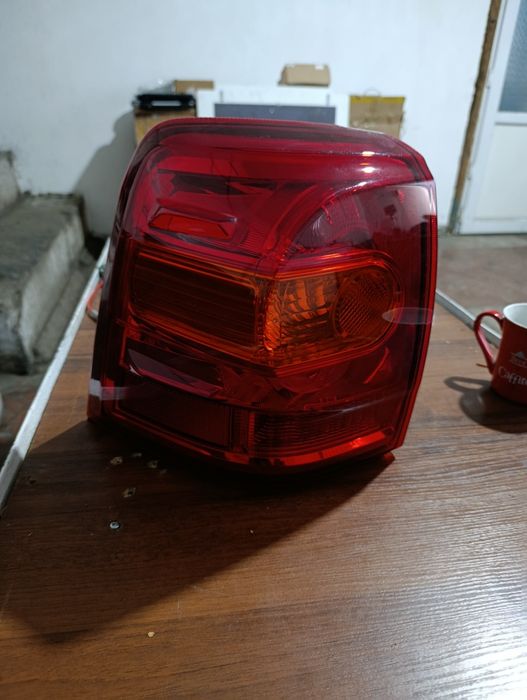 Задний Левый плафон land cruiser 200