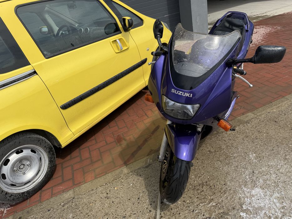 Motocicleta Suzuki R 900 RF