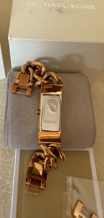 Часовник Michael Kors MK5896 и MK3307