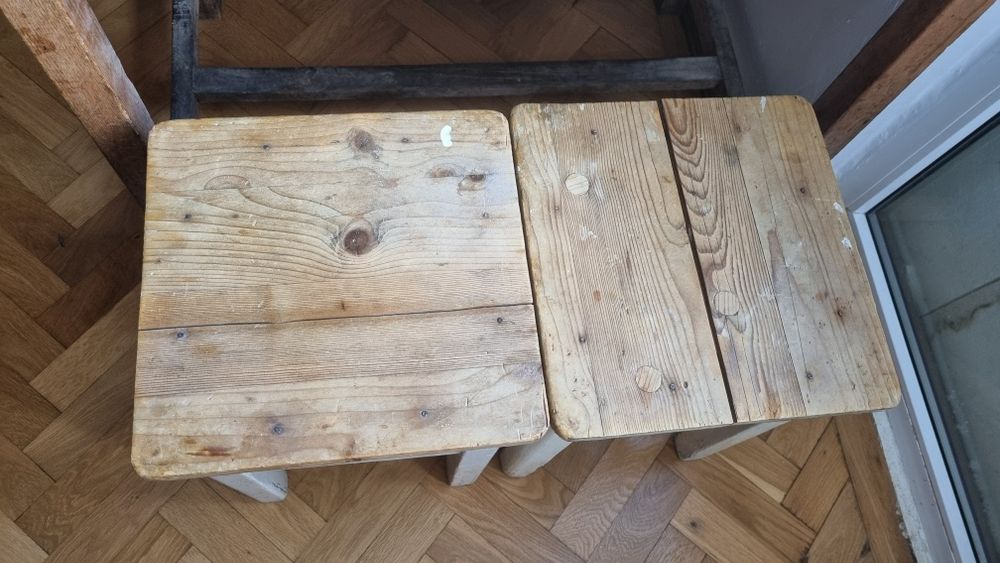 Masa si scaunele din lemn masiv