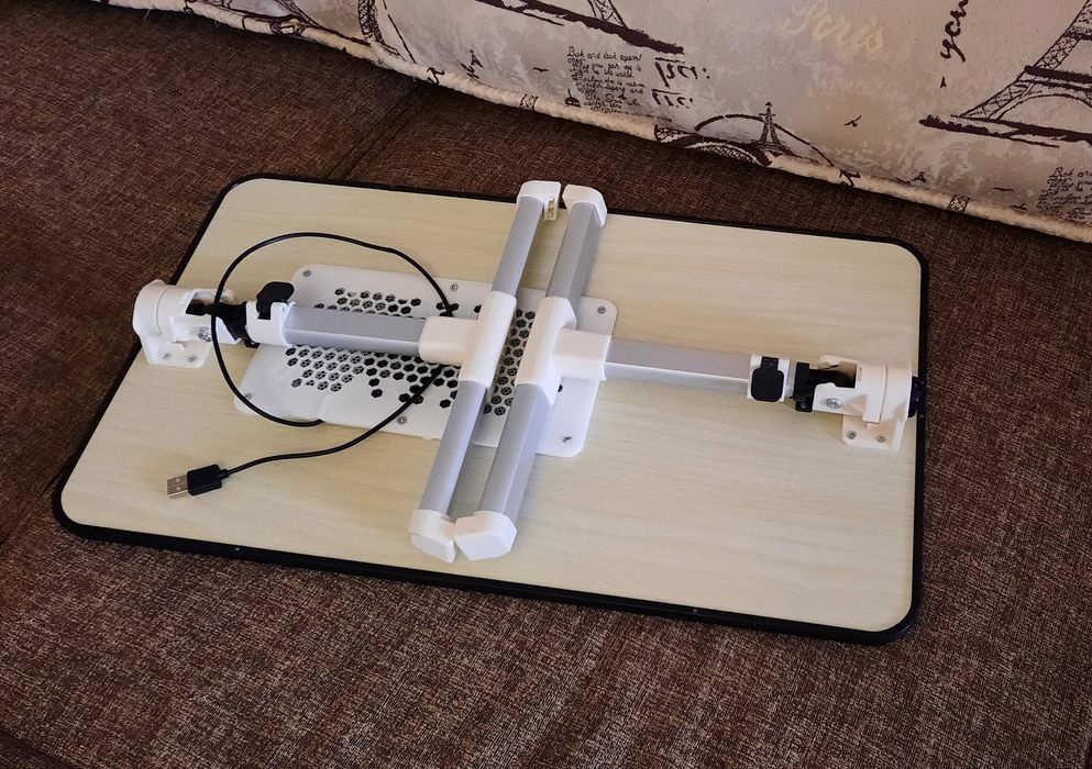 Столик для ноутбука с кулером