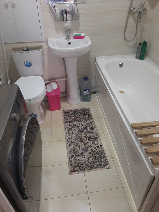 2 xona 4 etaj 16 etajli dom 55 kv metr umumiy maydoni  makler haqi