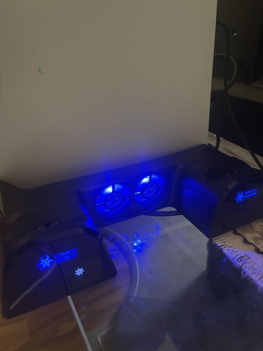 PS5 digital cu doua manete