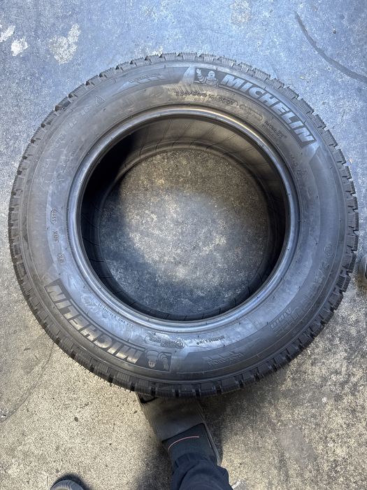 235/60/16 Michelin 100T