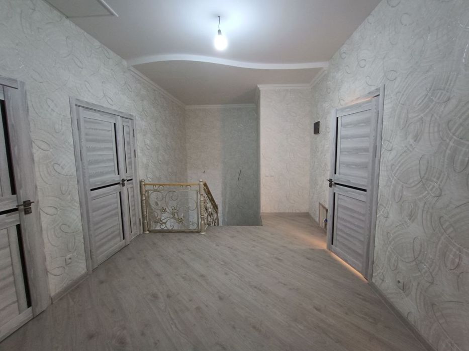 Новый дом. Двух этажный. 5 комнат. 2 сотки.  Евро ремонт под ключ