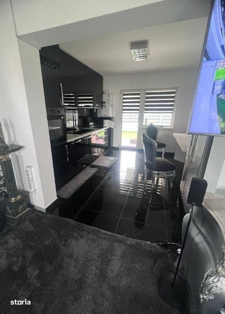 Casa de lux, mobilata complet, in imobil tip triplex, Floresti, Teilor