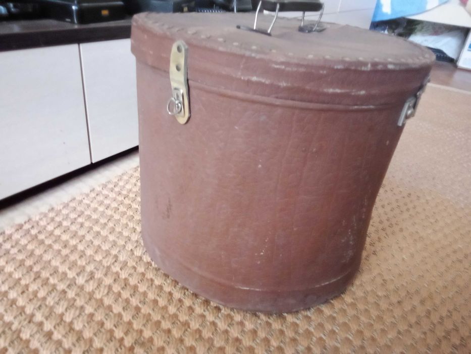 Стара кутия за шапки Христо Т. Желязковъ