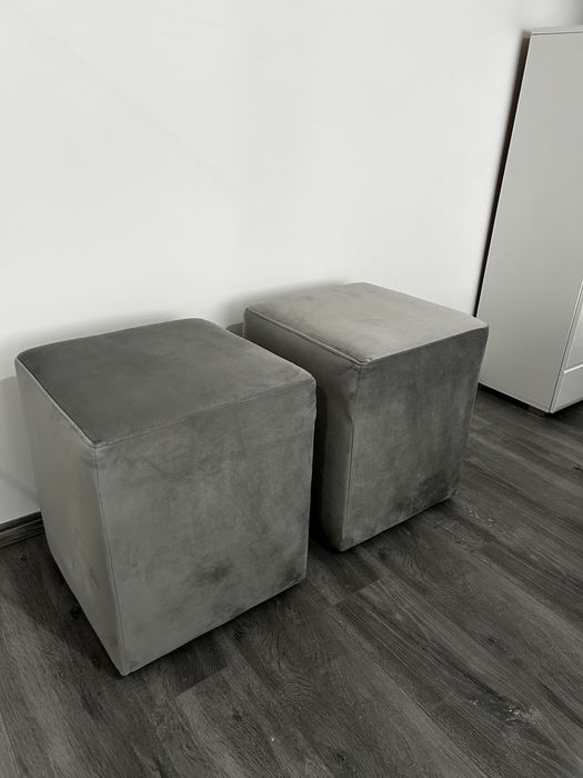 Vand 2 tabureti noi catifea