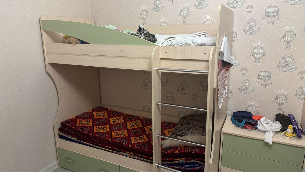 Продам 2х ярусную кровать