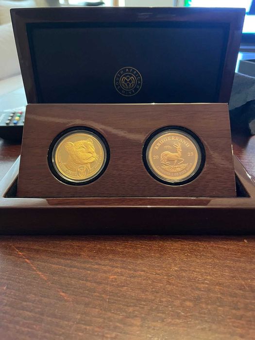 Златни монети доста видове