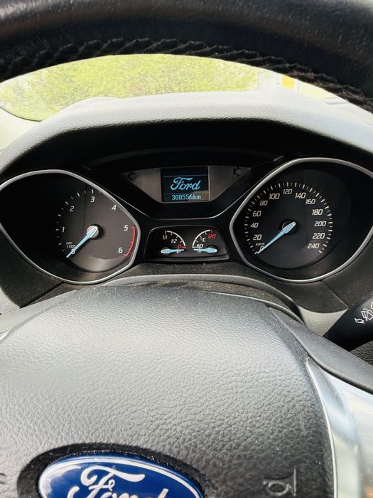 De vanzare ford 1,6 dizel an 2013  nu sa scos numere rosi se pot scoate pret 2500 euro