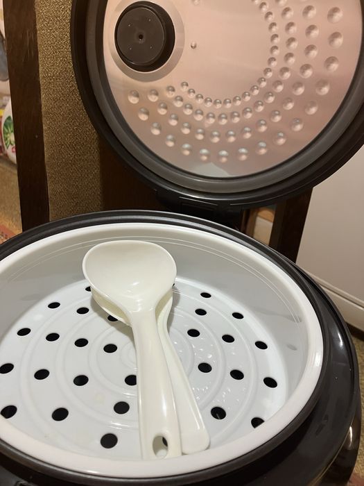 Мултикукър Делимано с подарък книжка с рецепти