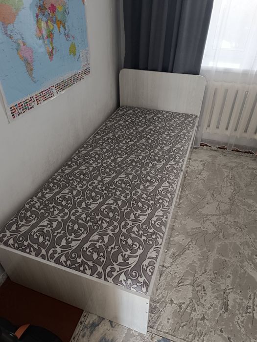 Кровать с комодом