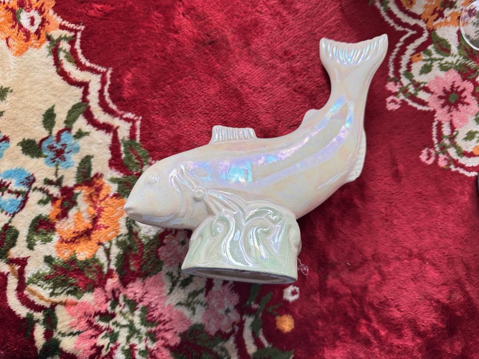 Decoratiune portelan peste