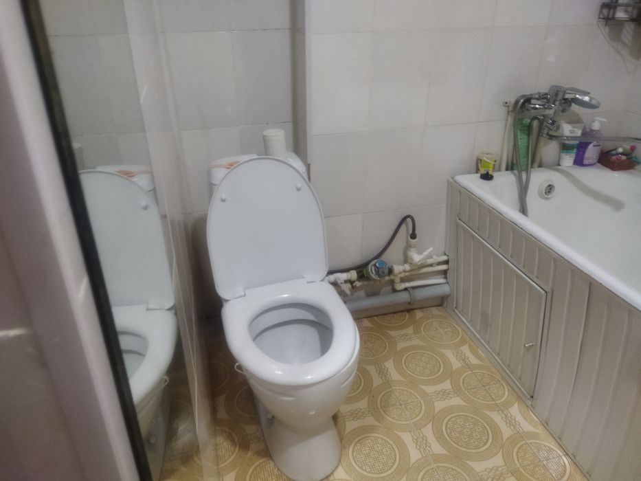 Sotiladi 2 xona Qoyliq 5 metro oldida