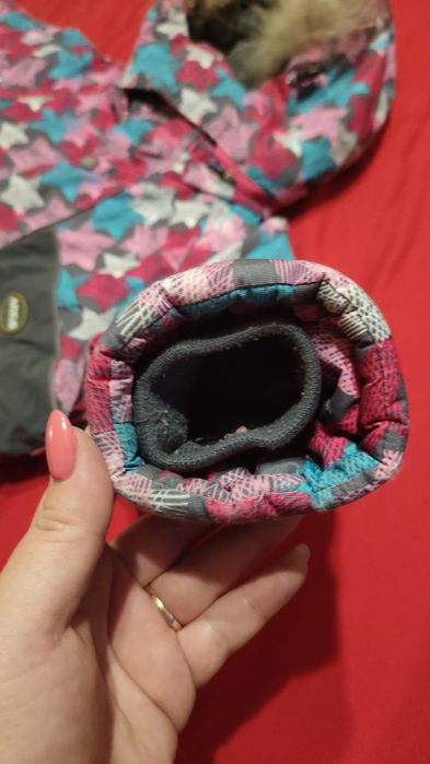 Продам зимний комбинезон на девочку