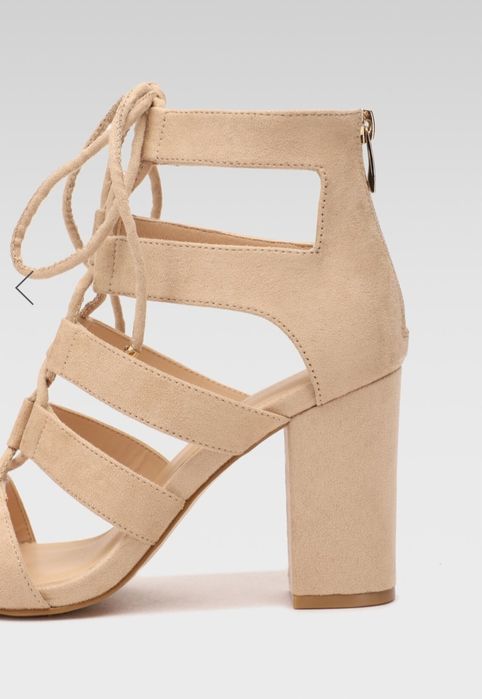 Обувки на висок ток DeeZee