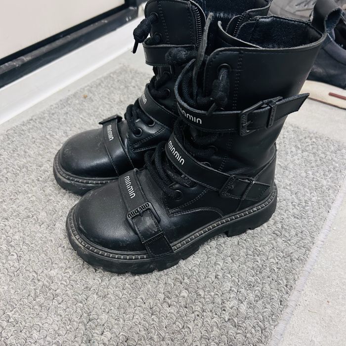 Продам веченние сапоги для девочки