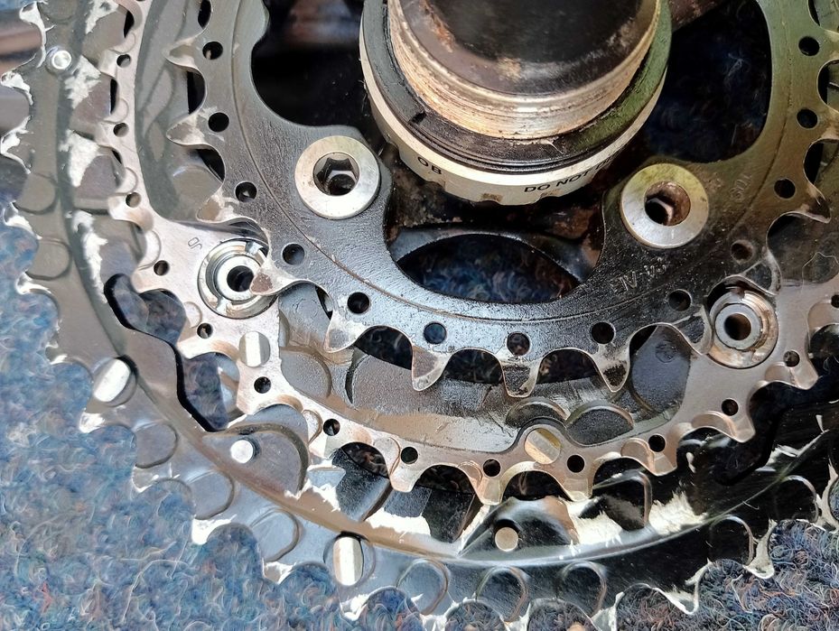 Angrenaj pedalier Deore manete  Shimano SLX schimbator spate Deore XT  Roata fata Mavic Campagnolo cursiera sea SQlab