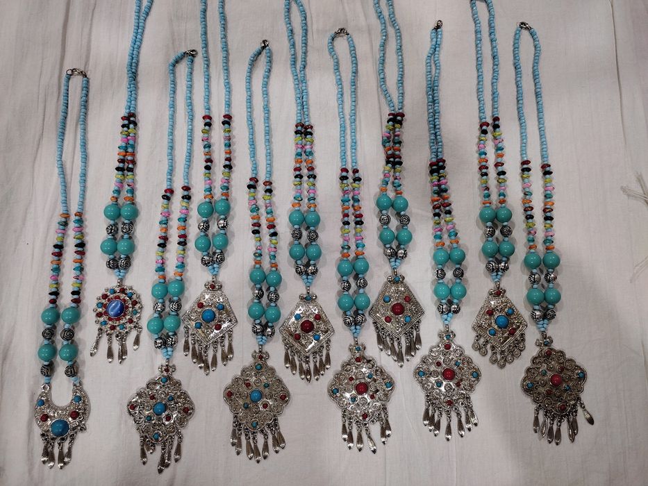 Разные индийские бижутерия