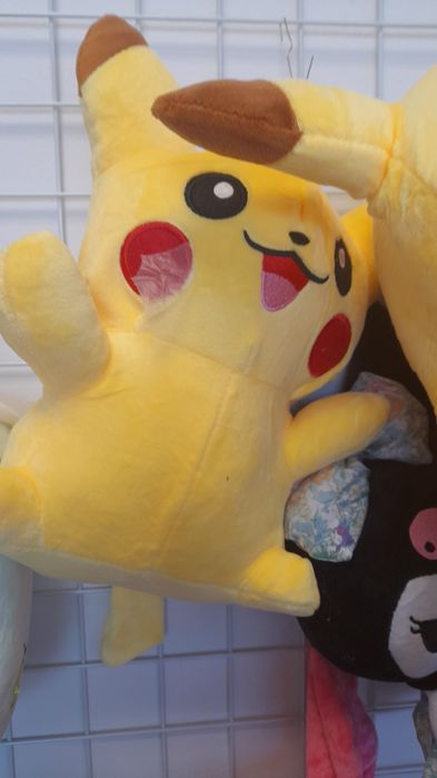 Рokemon карти фигурки и плюшени играчки