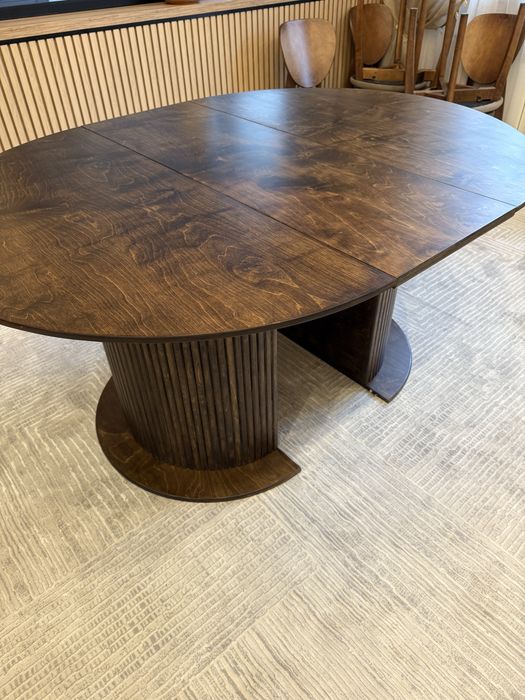 Стол кухонный из дерева