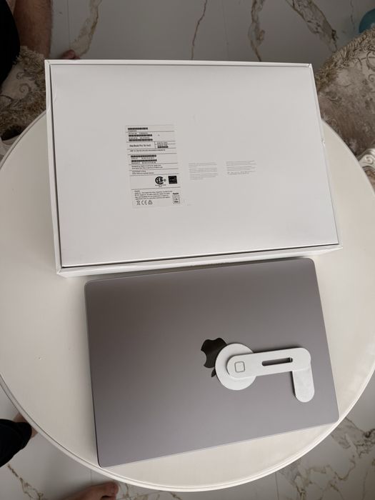 MacBook Pro 14” (2021), M1 Max, 64GB/512GB