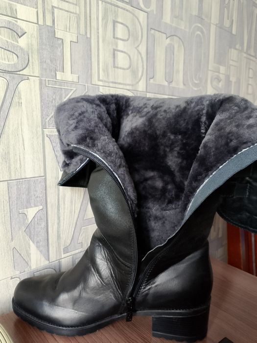 Продам зимние сапоги