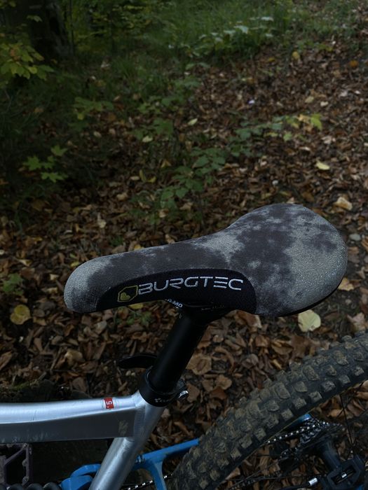 Bicicleta Downhill Cube Hanzz