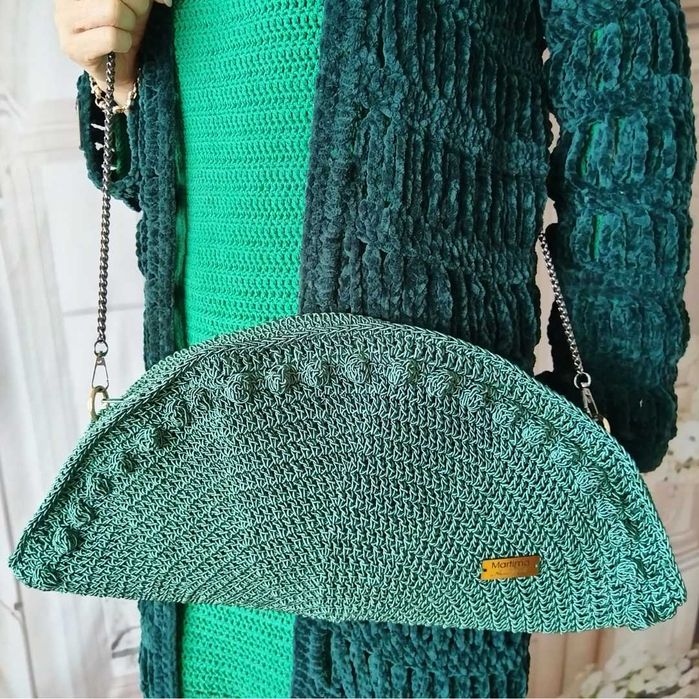 Зелена Ръчно Плетена Чанта с Цип и Метален Синджир за през рамо