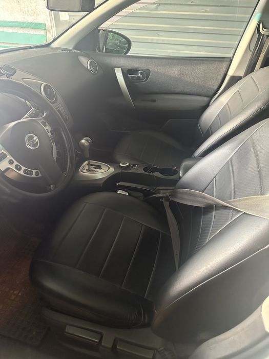 Легковой автомобиль Nissan Qashqai 2012 года