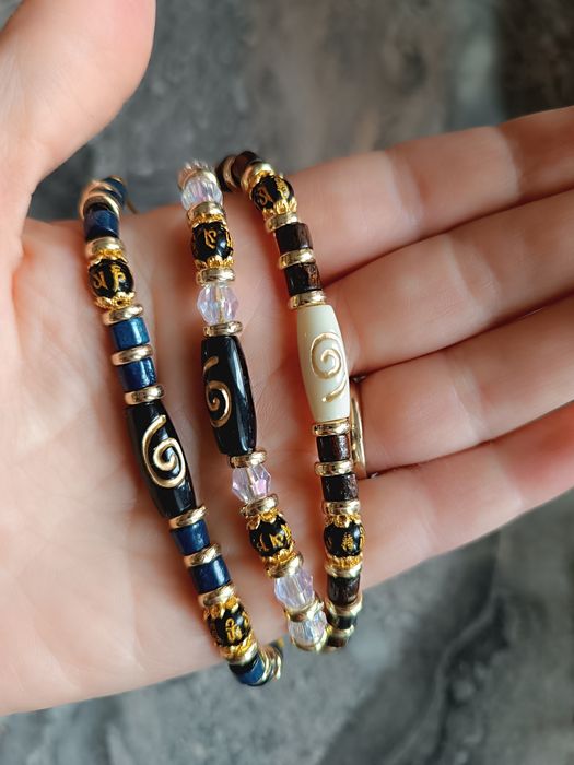 Гривни на конец. Гривни с букви и имена,гривни талисмани, йога гривни