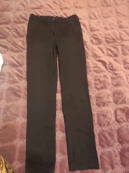 Темно- синим школьные брюки