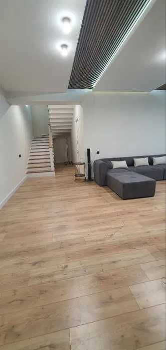 Стаётся новое дом Юнусабадском  районе срочно !!!