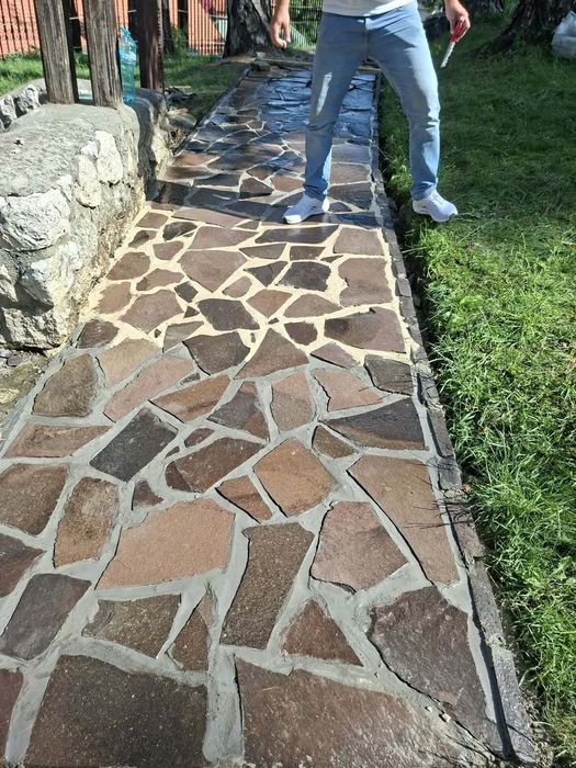 Piatră naturală vând si montez