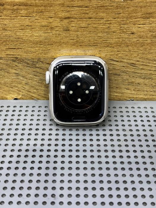 Apple watch 7.41
Yomkisti 84% 
holati yahshi 
Zaryadchik yòq 
Ek
