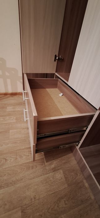 Шкаф почти новый