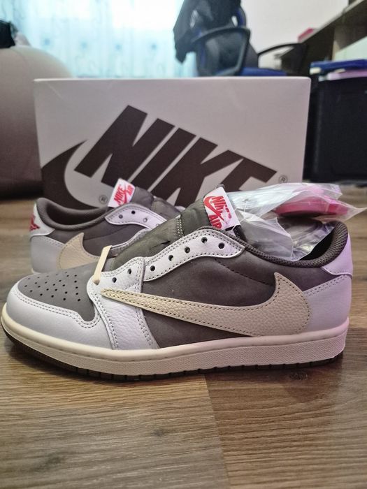 AIR Jordan 1 low Travis Scott bej reverse mocha