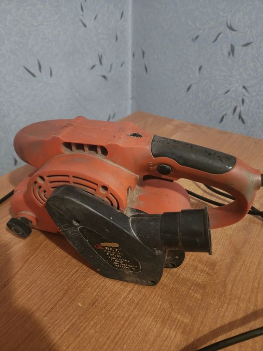 Шлифовальная машинка