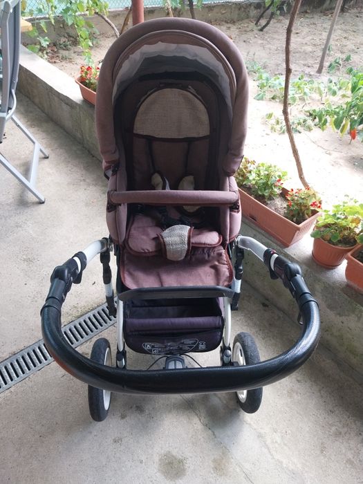 Бебешка количка carrera