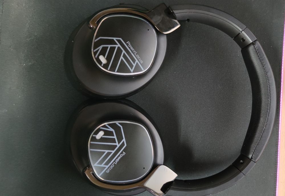 Powerlocus слушалки с active noise cancellation