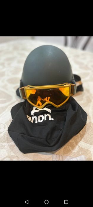 Срочно  Лыжные ботинки и шлемы – взрослые и детские, отличное состоян