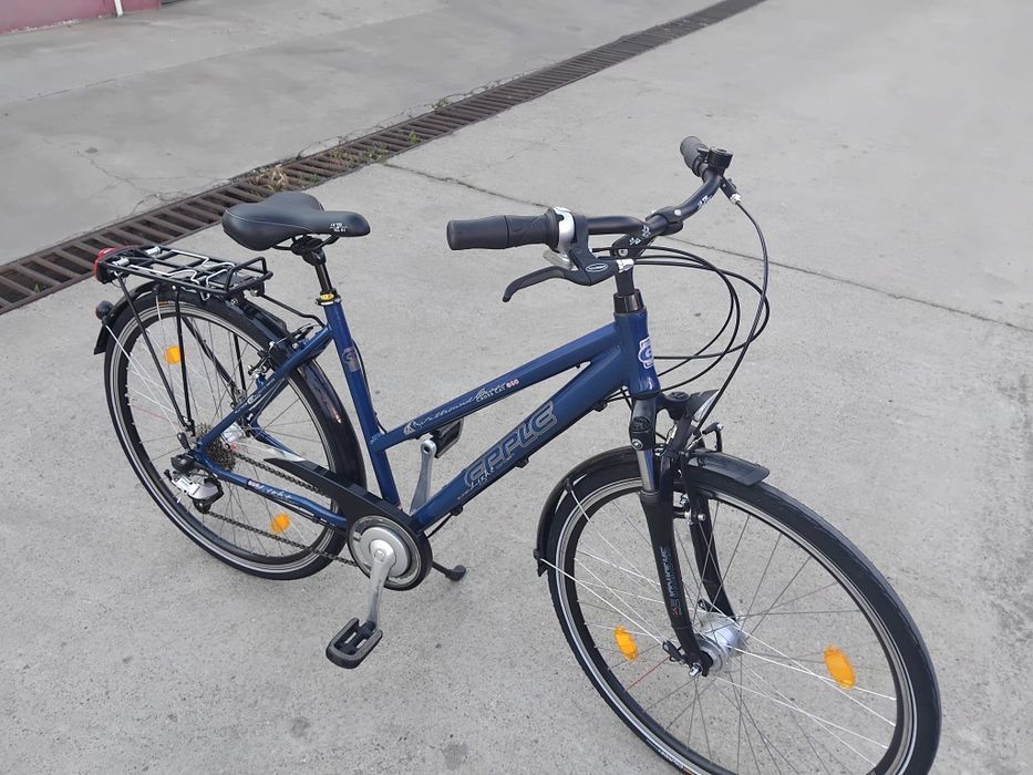 Vând bicicleta din aluminiu pentru damă