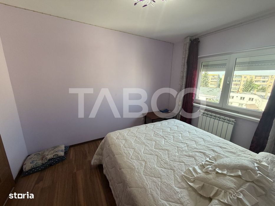 Apartament 3 camere complet renovat mobilat si utilat zona 1 Decembrie