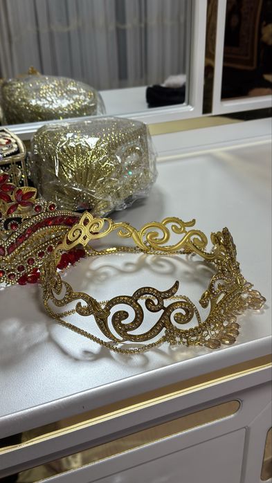 Doppi va tilla qoshlar