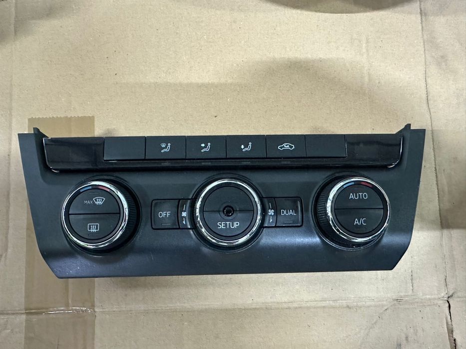 Panou clima climatronic cu rama skoda octavia 3
