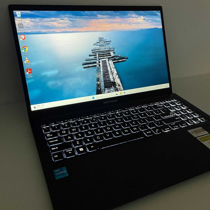 Laptop ASUS VivoBook 15 R1504VA • Factura • Garantie 12 Luni • Ca Nou