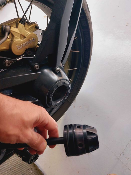 Слайдер за BMW R1250 GS на Wunderlich