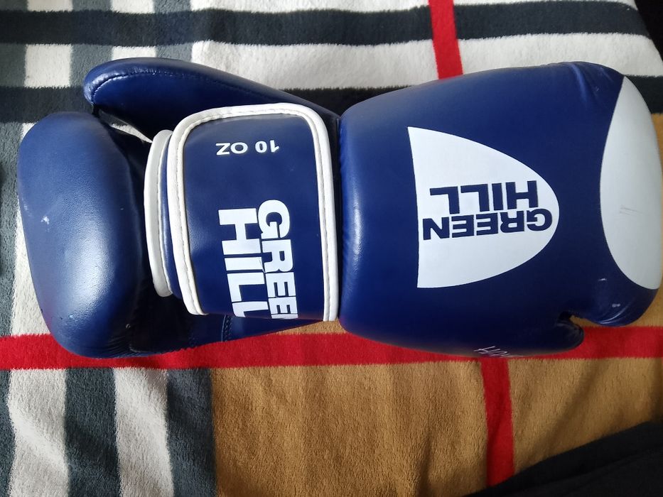 Боксёрские перчатки