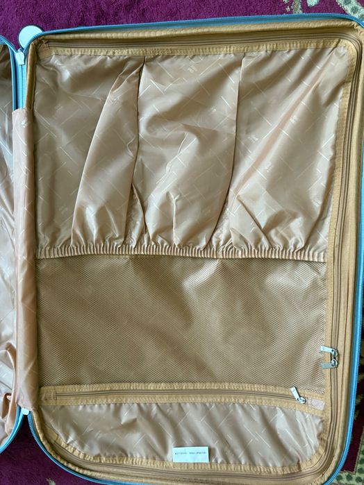 Чемодан на колесах L, объём 135 л.